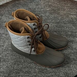 Quilted Duck Snow Boots – Size 10